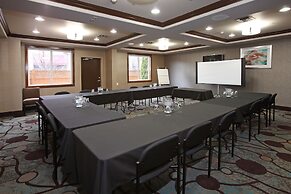 Holiday Inn Express & Suites - Vernon by IHG