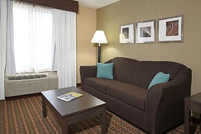 Holiday Inn Express & Suites - Vernon by IHG