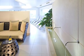 Penz Hotel West
