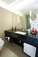 Penz Hotel West