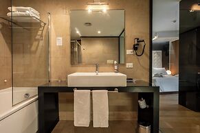 Sardegna Hotel, Suites & Restaurant