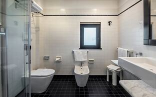 Sardegna Hotel, Suites & Restaurant