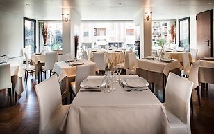 Sardegna Hotel, Suites & Restaurant