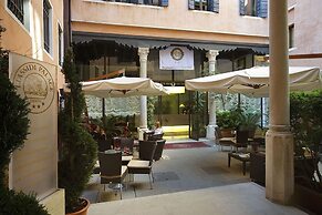 Liassidi Palace Hotel