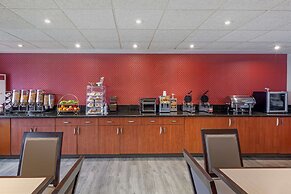 Best Western Plus Burlington Inn & Suites