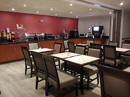 Best Western Plus Burlington Inn & Suites