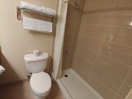 Best Western Plus Burlington Inn & Suites