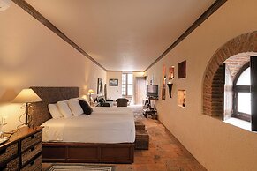 Hacienda Sepulveda Hotel & SPA