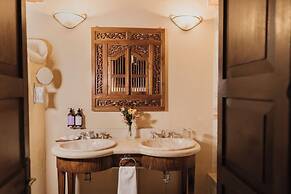 Hacienda Sepulveda Hotel & SPA