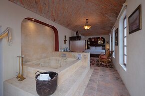 Hacienda Sepulveda Hotel & SPA