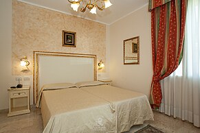 Viktoria Palace Hotel