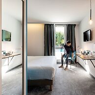 PoMo Hotel & Restaurant