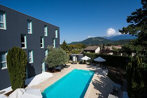 PoMo Hotel & Restaurant