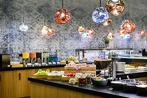 Courtyard by Marriott Warsaw Airport