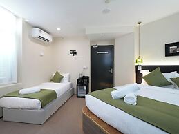 A Hotel Chinatown