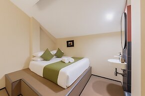 A Hotel Chinatown