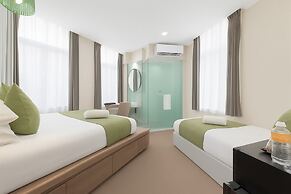 A Hotel Chinatown