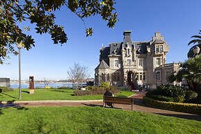 URH Palacio de Oriol Hotel
