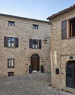 Palazzo Viviani Castello di Montegridolfo