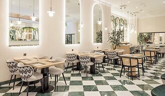 Hotel ILUNION Les Corts Spa