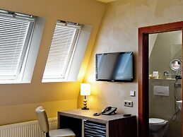 Artim Hotel