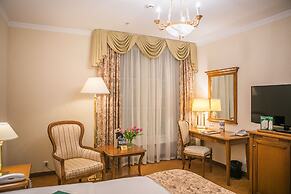Grand Hotel Emerald