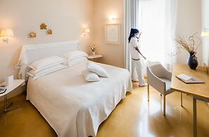 Cosmo Hotel Palace