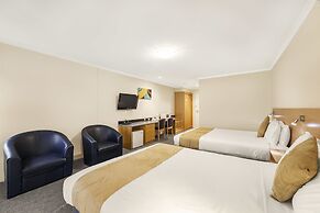 Ciloms Airport Lodge