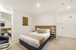 Ciloms Airport Lodge