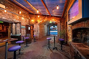 Queens Hotel and Nightclub
