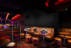 Queens Hotel and Nightclub