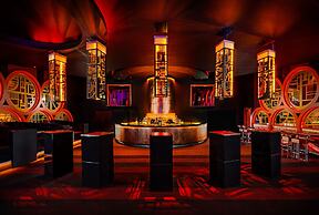 Queens Hotel and Nightclub