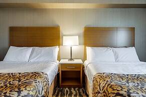 Monte Carlo Inn - Brampton Suites