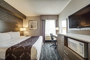 Monte Carlo Inn - Brampton Suites