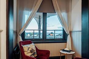Cremorne Point Manor