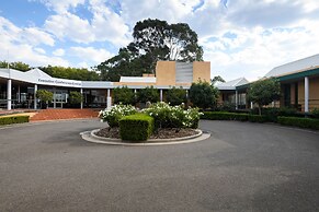 Lakeside Hotel and Conference Centre