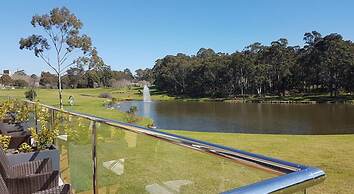 Lakeside Hotel and Conference Centre