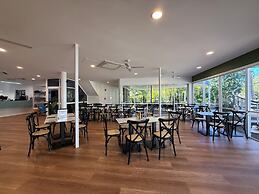 Kellys Beach Resort