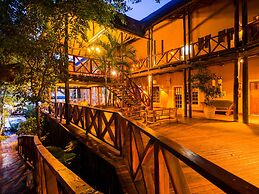 Chobe Marina Lodge