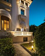 Hotel De la Ville
