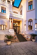Hotel De la Ville