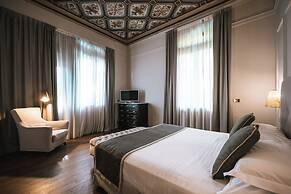 Hotel De la Ville