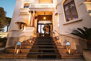 Hotel De la Ville