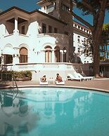Hotel De la Ville