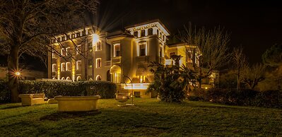 Hotel De la Ville