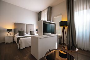 Hotel De la Ville
