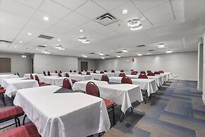 Holiday Inn Express & Suites Surrey by IHG