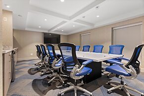 Holiday Inn Express & Suites Surrey by IHG