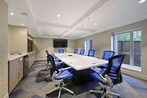 Holiday Inn Express & Suites Surrey by IHG