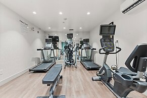 Holiday Inn Express & Suites Surrey by IHG